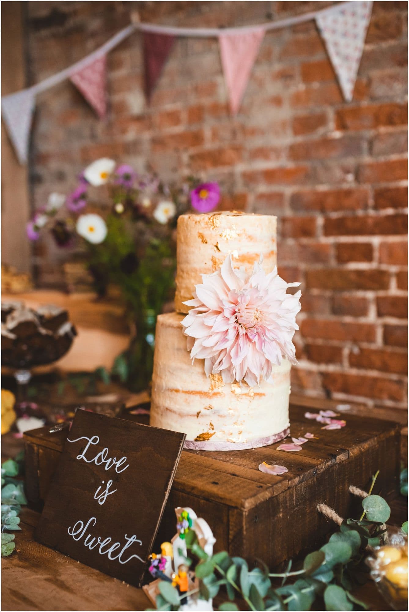 GLEBE FARM BARN WEDDING 