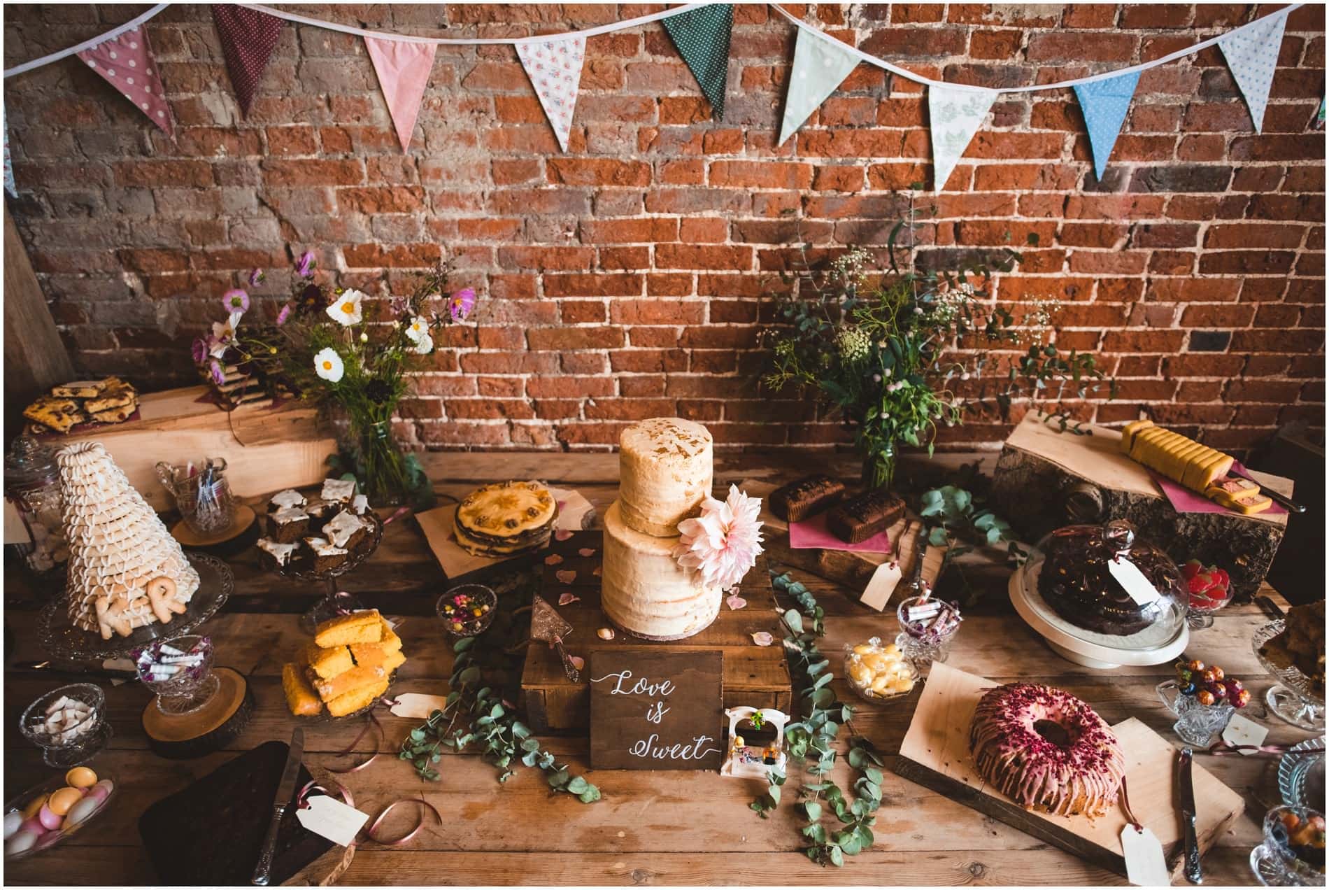 GLEBE FARM BARN WEDDING 