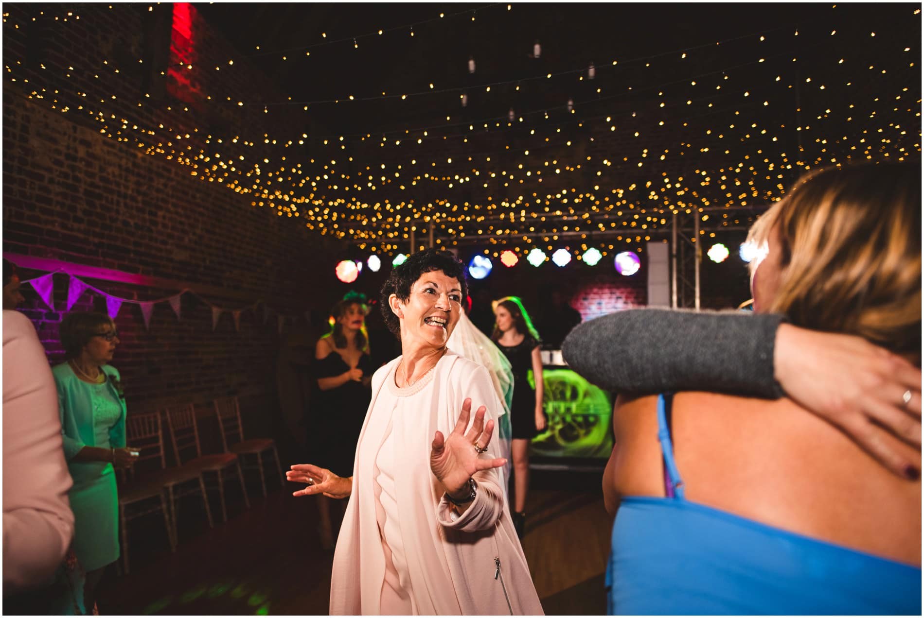 GLEBE FARM BARN WEDDING 