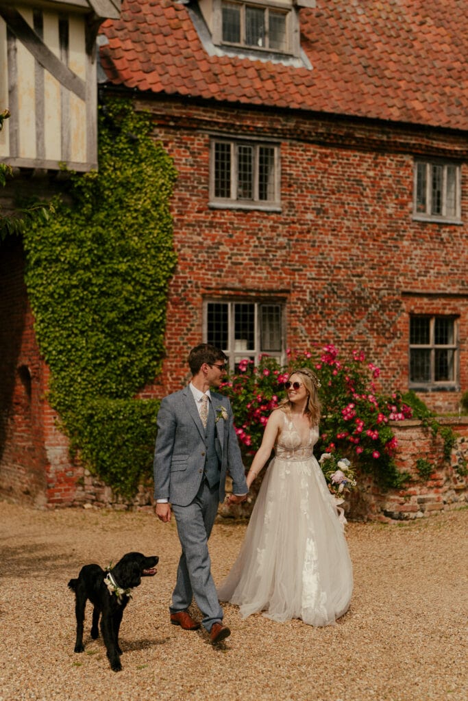 HALES HALL AND THE GREAT BARN WEDDING