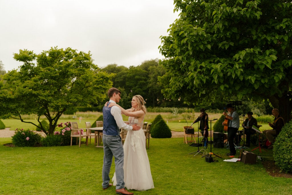 HALES HALL AND THE GREAT BARN WEDDING